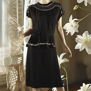 1940s Black Dress Silver Sequins Rayon Crepe Peplum Glam Party Dress with Trim & Belt, Swing-Era Retro Vintage Cocktail Wedding XL Volup VFG