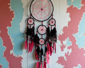 Gothic Red & Black Dreamcatcher: Web-Inspired Feather Wall Hanging