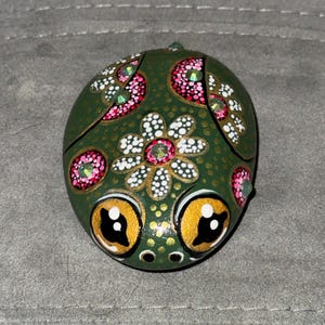 Cute Hand Painted Flower Frog Rock. Painted in Acrylic paint and sealed with Glossy Acrylic Sealer.  Home Garden Collectable Decor.