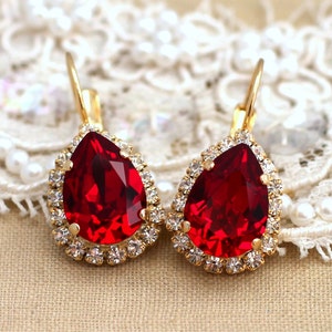 Pendants d'oreilles rouges, Boucles d'oreilles pendantes rouges de mariée, Boucles d'oreilles pendantes en cristal rouge rubis, Boucles d'oreilles de demoiselles d'honneur, Cadeau pour elle, Cadeaux de Noël pour une mère