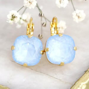 Poederblauwe oorbellen, poederblauwe bruidsoorbellen, bruidsmeisjes oorbellen, stofblauwe kristallen kristallen oorbellen, lichtblauwe druppels