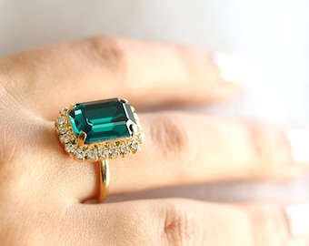 Emerald Ring, Emerald Crystal Cocktail Ring, Statement Gold Crystal Emerald Ring, Adjustable Cocktail Ring, Statement Emerald Gold Ring.