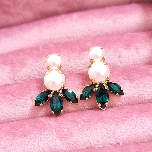 Pendientes esmeralda, pendientes nupciales esmeralda, pendientes de racimo esmeralda, pendientes de perlas verdes, pendientes de damas de honor esmeralda, regalo para ella