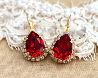 Pendientes colgantes rojos, pendientes colgantes rojos nupciales, pendientes colgantes de cristal rojo rubí, pendientes de damas de honor, regalo para ella, regalos de Navidad para la madre