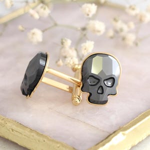Hochzeit Manschettenknöpfe, Schädel Manschettenknöpfe, schwarze Kristall Manschettenknöpfe, Gothic Manschettenknöpfe für Bräutigam, Geschenk für Männer, Trauzeuge Geschenk, schwarze Manschettenknöpfe.