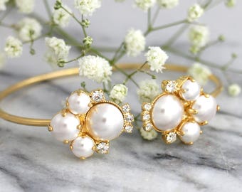 Pearl Bracelet, Bridal Pearl Bracelet, Bridal White Pearl Bracelet, Bridal Cuff Bracelet, Bridesmaids Jewelry, Bridal Gold Cuff Bracelet