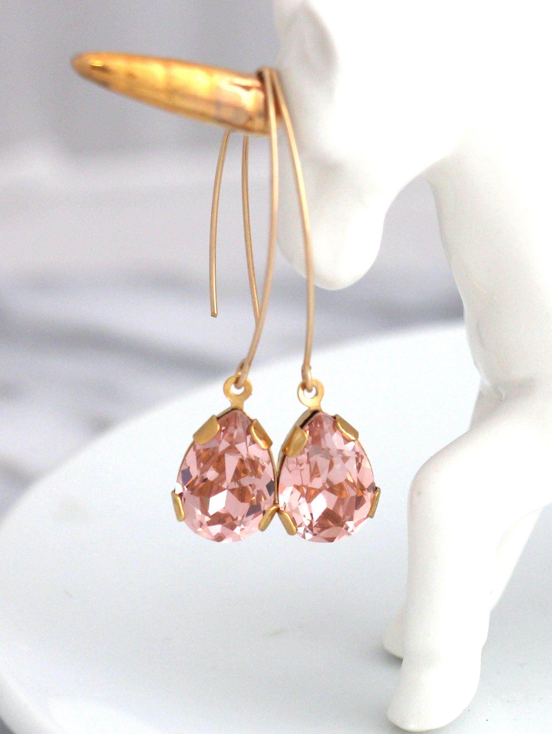 Blush oorbellen, morganiet oorbellen, bruids morganiet oorbellen, lange blos gouden oorbellen, gevoelige oorbellen, bruidsmeisjes oorbellen