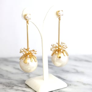Pearl Earrings, Statement Bridal Earrings, Pearl Chandelier Earrings, White Pearl Dangle Earrings, Trending Earrings, Boho Chic Earrings