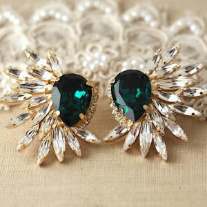 Emerald Statement Cluster Earrings, Statement earrings, Emerald chandelier earrings, Bridal Crystal earrings, Emerald Crystal Earrings.