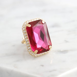 Fuchsia Cocktail Crystal Ring, Hot Pink Statement Crystal Ring, Fuchsia Statement Gold Crystal Ring, Adjustable Cocktail Pink Ring.