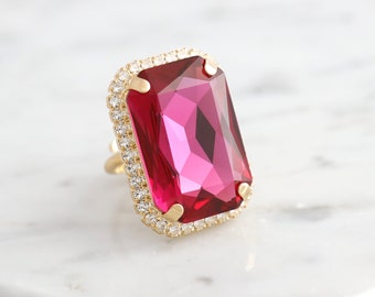 Fuchsia Cocktail Crystal Ring, Hot Pink Statement Crystal Ring, Fuchsia Statement Gold Crystal Ring, Adjustable Cocktail Pink Ring.