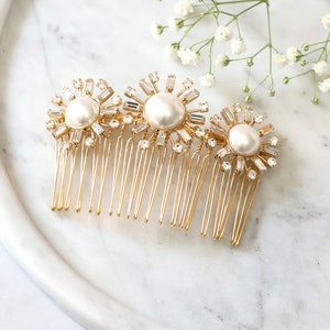 Bridal Hair Comb, White Pearl Crystal Hair Comb, Bridal Crystal Pearl Hair Comb, Bridal Hair Accessories, Pearl Hair Comb, Bridal Jewelry