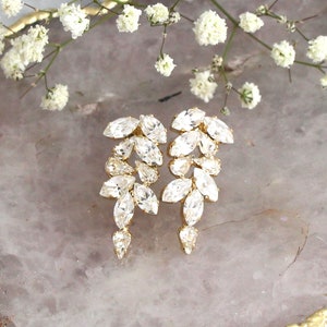 Bruidsoorbellen, kristalheldere oorbellen, bruidskristallen oorbellen, cluster gouden oorbellen, bruidscluster oorbellen, bruidsmeisjes oorbellen afbeelding 3