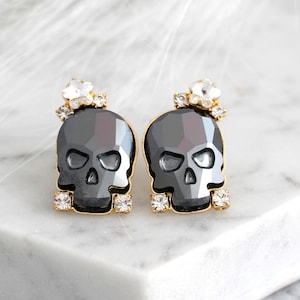 White gold skull earrings deals