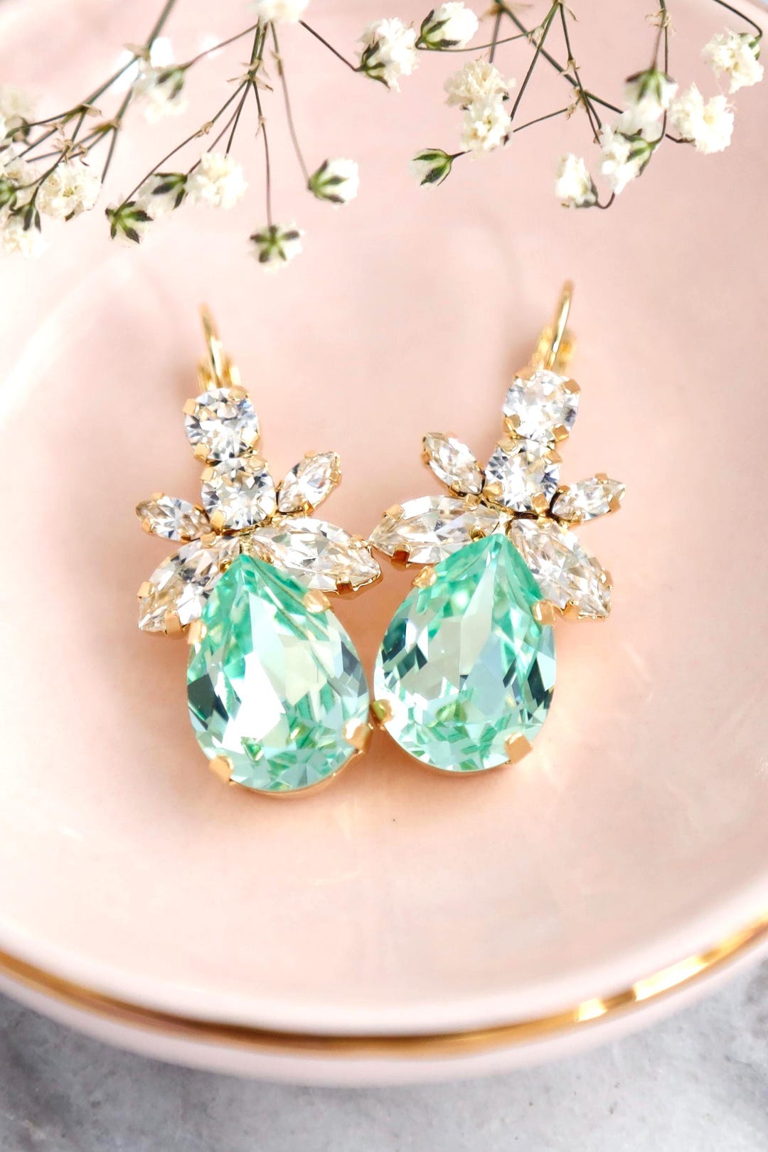 Light Green Crystal Earrings, Mint Green Bridal Earrings, Seafoam
