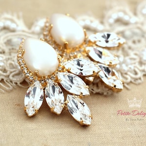 Pearl Earrings,Bridal Pearl Earrings,Bridal Pearl Crystal Earrings,Statement Earrings,Bridal Wedding Earrings,White Statement Pearl Earrings