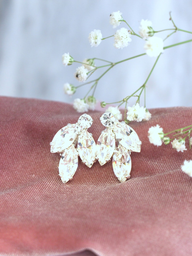 Bridal Crystal Clip On Earrings, Bridal Clear Crystal Stud Earrings, Bridal Cluster Earrings, Bridesmaids Earrings, Crystal Bridal Earrings Clip On Silver