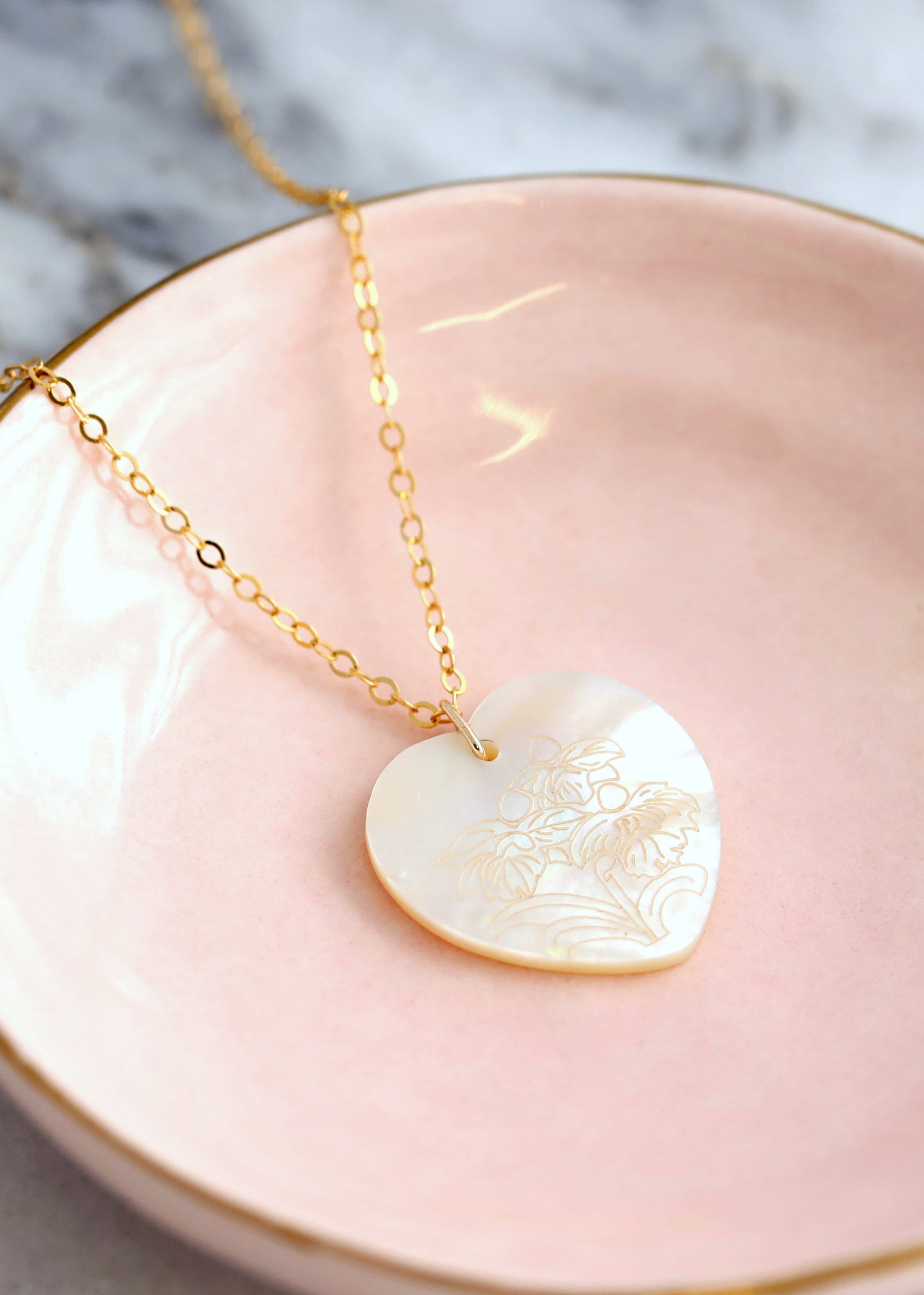 マザーオブパール LOVE ネックレス ハートネックレス