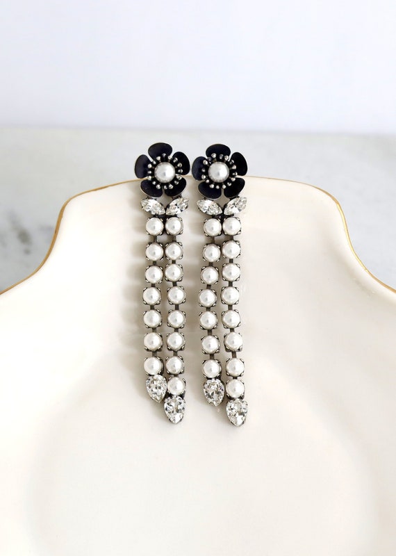 Pearl Chandelier Long Earrings, Modern Bridal Pearl Drop Earrings, White Pearl Statement Earrings, Bridal Flower Chandelier Earrings