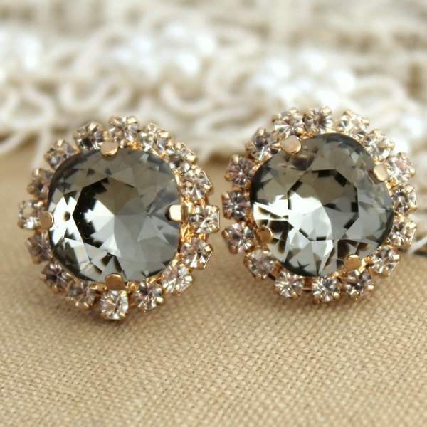 Puces d'oreilles grises, Puces d'oreilles de mariée grises, Puces d'oreilles gris diamant noir, Puces d'oreilles en cristal gris fumé et strass, Puces d'oreilles.