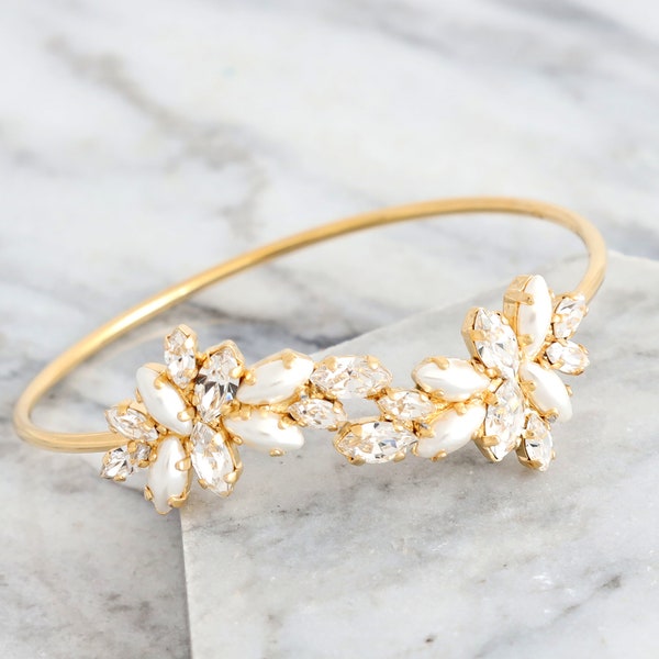 Bridal Bracelet, Bridal Pearl Bracelet, White Crystal Wedding Bracelet, Bridal Cuff Bracelet, White Pearl Bracelet, Gold Pearl Cuff Bracelet