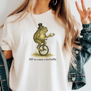Camiseta divertida de rana para adultos. Camiseta gráfica con diseño de rana en colores cómodos. Regalo sarcástico para hombres y mujeres. imagen 2