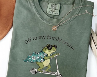 Camiseta Frog Comfort Colors® Off To The Family Cruise, Camiseta Divertida com Estampa de Sapo em Scooter, Camiseta com Estampa de Animal Engraçado, Camiseta para Férias de Verão, Camiseta Combinando para a Família