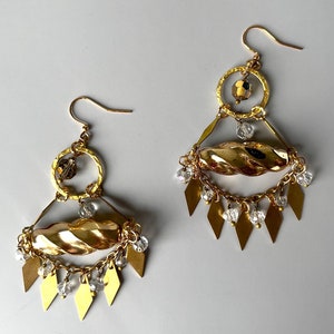 Grote vintage gouden wervelende oorbellen grote gewaagde gouden statement oorbellen vintage gouden lucite kroonluchter oorbellen antiek gouden boho-oorbellen