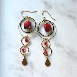 Lange Rote Statement Ohrringe Chunky Rot Retro Ohrringe Vintage Rote Lucite Ohrringe Gold Kreis Ohrringe Lange Gold Ohrringe Boho Ohrringe
