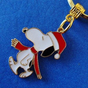 Cartoon Snoopy like Dog KEYCHAIN Jewelry