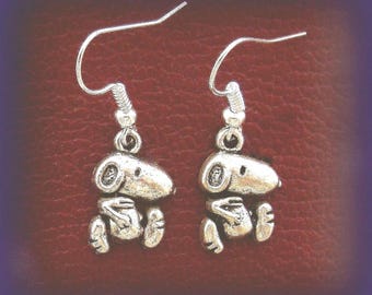 WALKING DOG - Looks like SNOOPY (Peanut's Character) Earrings Jewelry-Beagle Dog