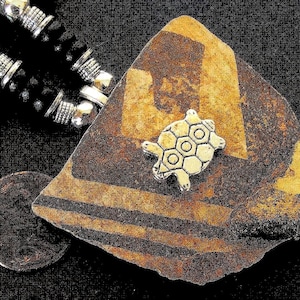 ANASAZI INDIAN Pottery SHARD Jewelry Pendant Necklace - Native American style -  Unique Beadwork