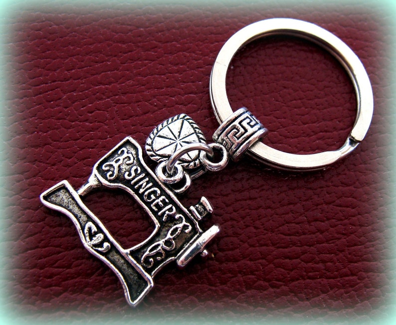 Singer Keychain SINGER SEWING Machine KEYCHAIN Jewelry - Vintage Victorian Antique ...