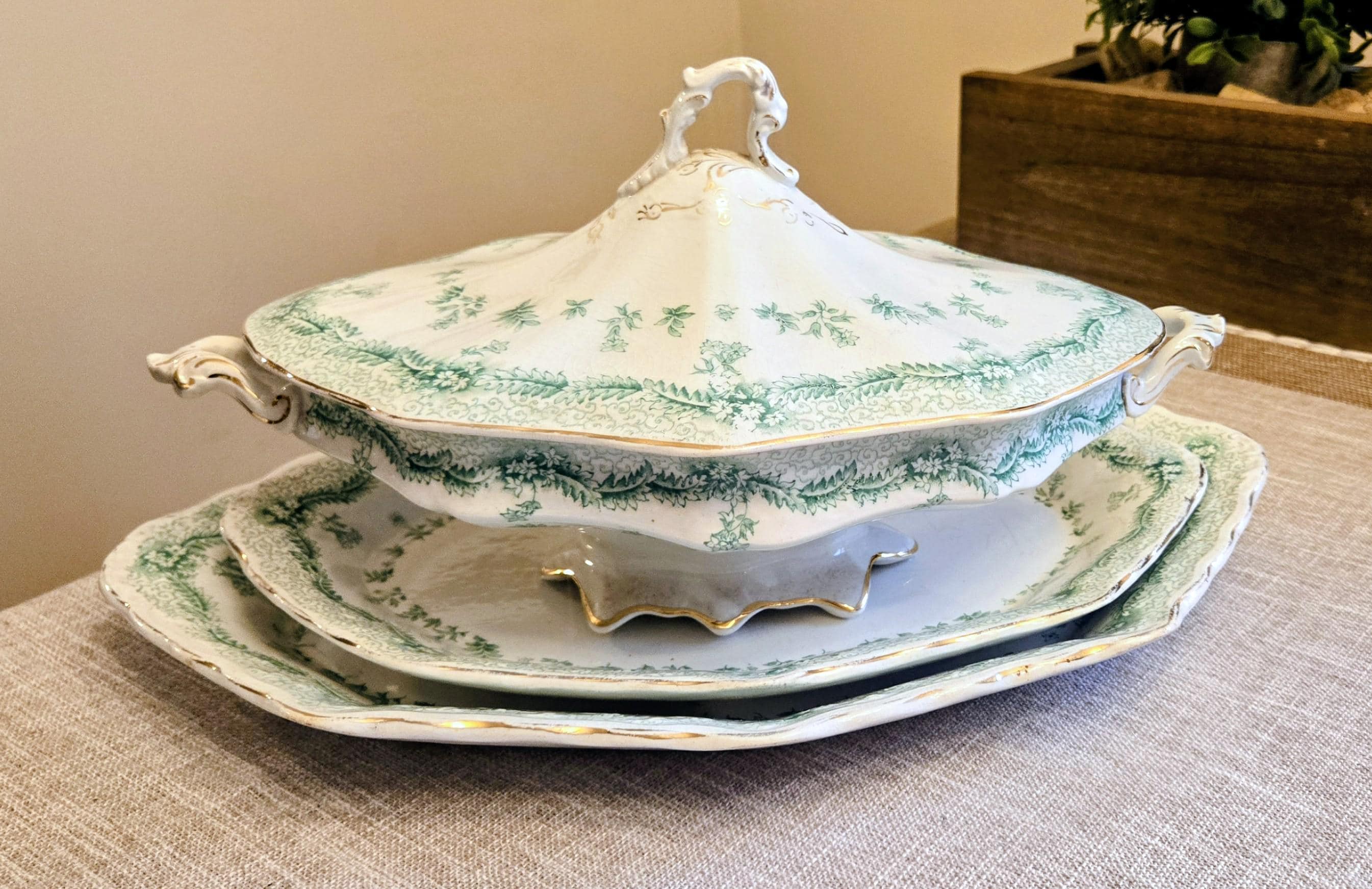 英国　ジョンマドック＆サンズ　ハミルトン　スープ皿＆ディナー皿セット Antique John Maddock & Sons Hamilton Green Covered Vegetable Dish