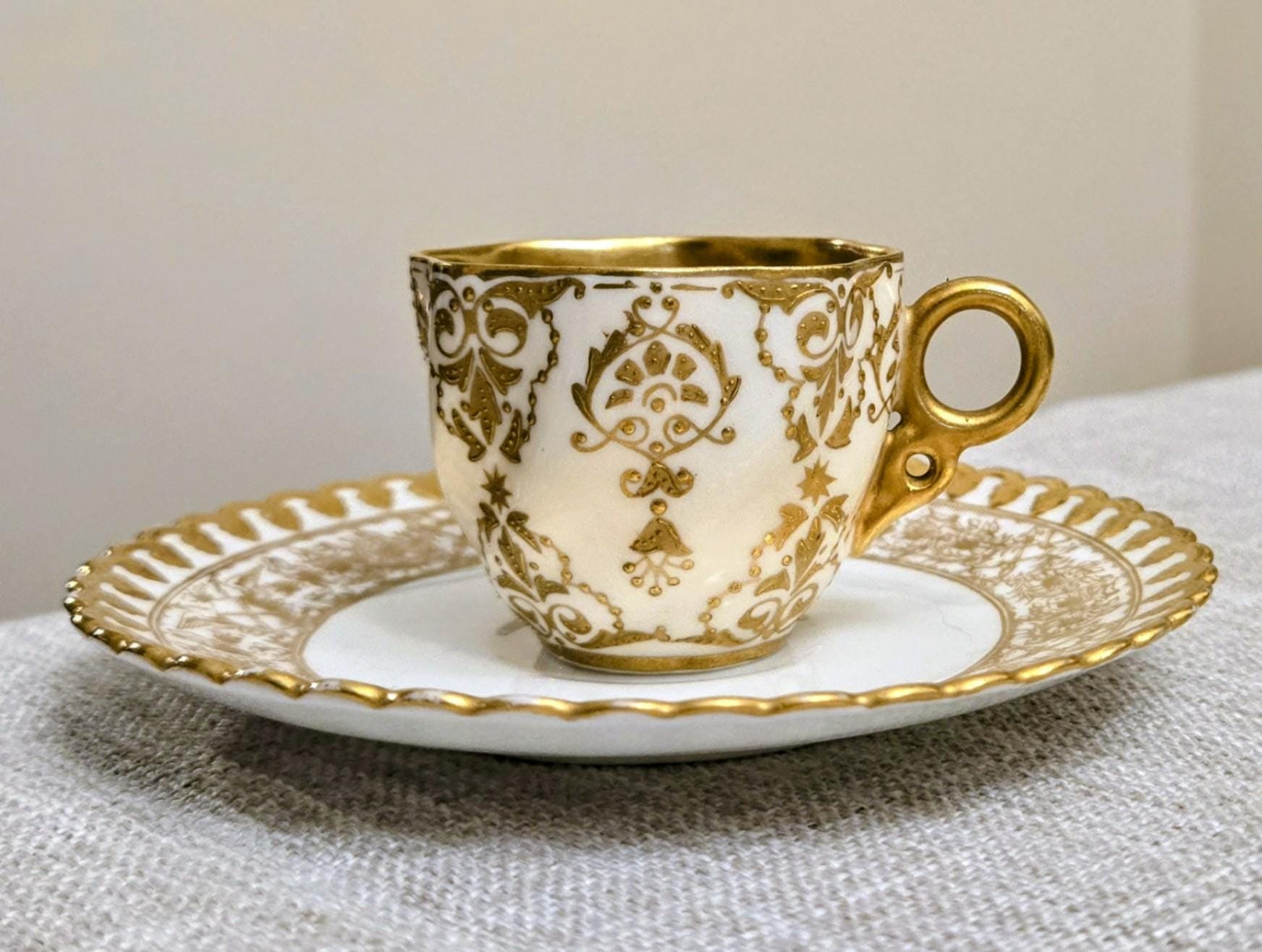 COALPORT Cup&Saucer(1830年頃) Vintage Coalport Bone China Demitasse Cup & Cauldon Saucer Set - Etsy