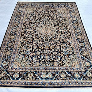 Handmade Kashan Wool Rug: 8&#39;2 X 11&#39;5, Antique Oriental Design