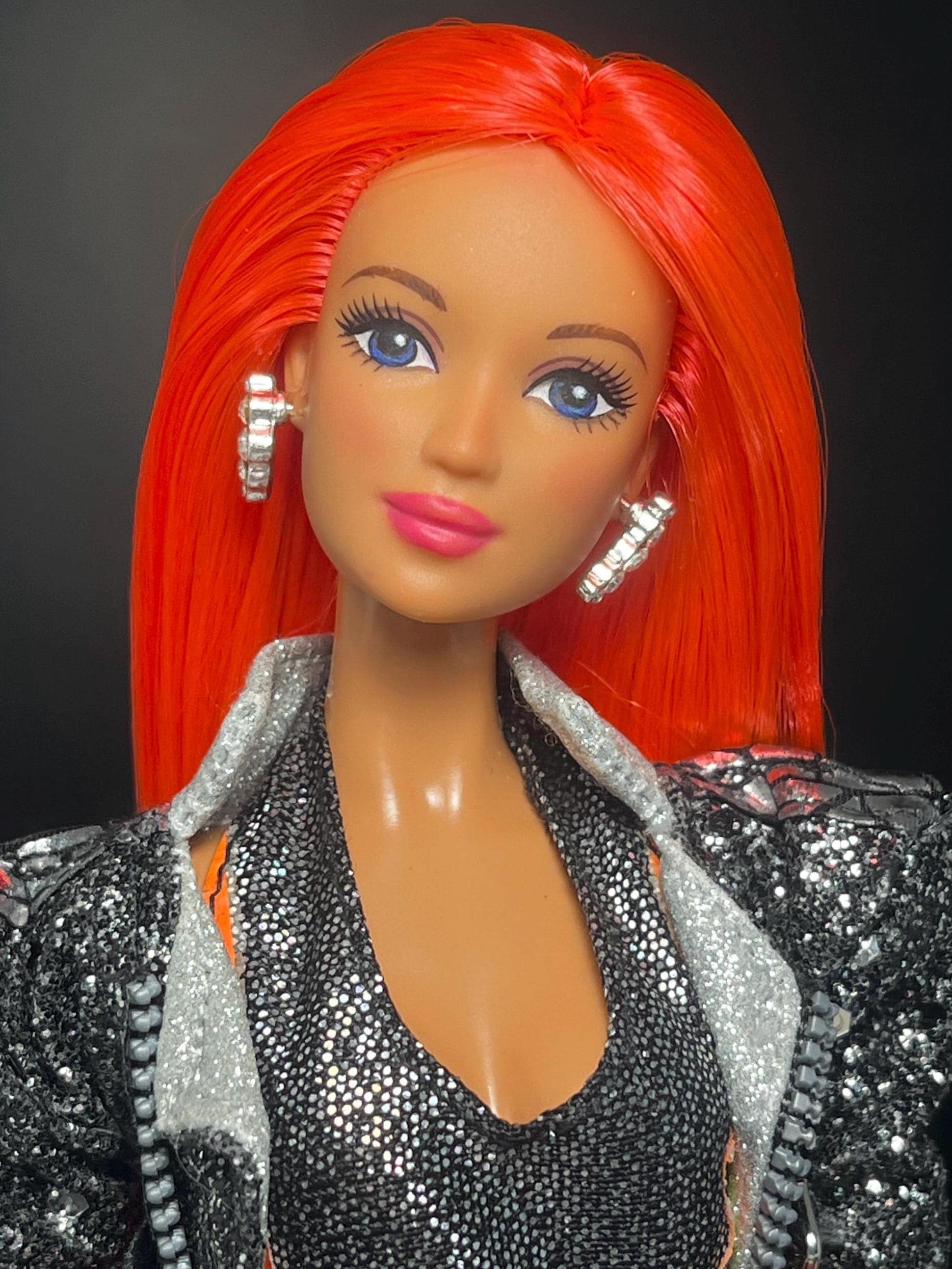 Painted barbie face España - Main Image