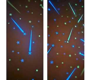 Pegatinas de pared de estrellas que brillan en la oscuridad – Verde y azul, 106 unidades
