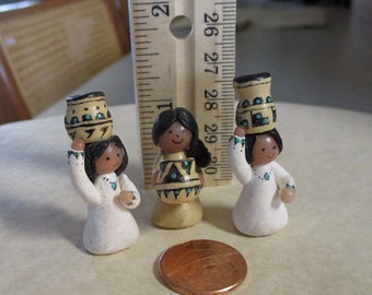 Three Southwest Tiny NATIVE AMERICAN Miniature Figures Holding Handpainted Pots, 1"+ tall, made with Polymer Clay, Free Shipping