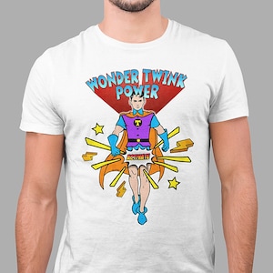 T-shirt unisexe en coton pop rétro, super-héros Wonder Twink, activateur de puissance Gay Twink