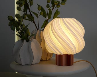 Lampada da tavolo stampata in 3D: design moderno, PLA ecologico