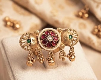 Kundan Heritage Statement Ring: Tvåfärgade cocktailsmycken med pärldetaljer, ny indisk kashmirisk ring för henne