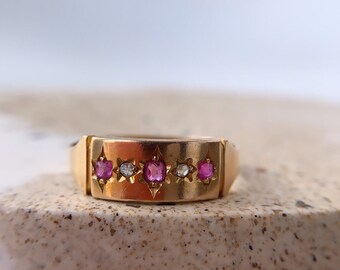 Lovely Antique Victorian Ruby and Diamond Ring set in 15ct yellow gold