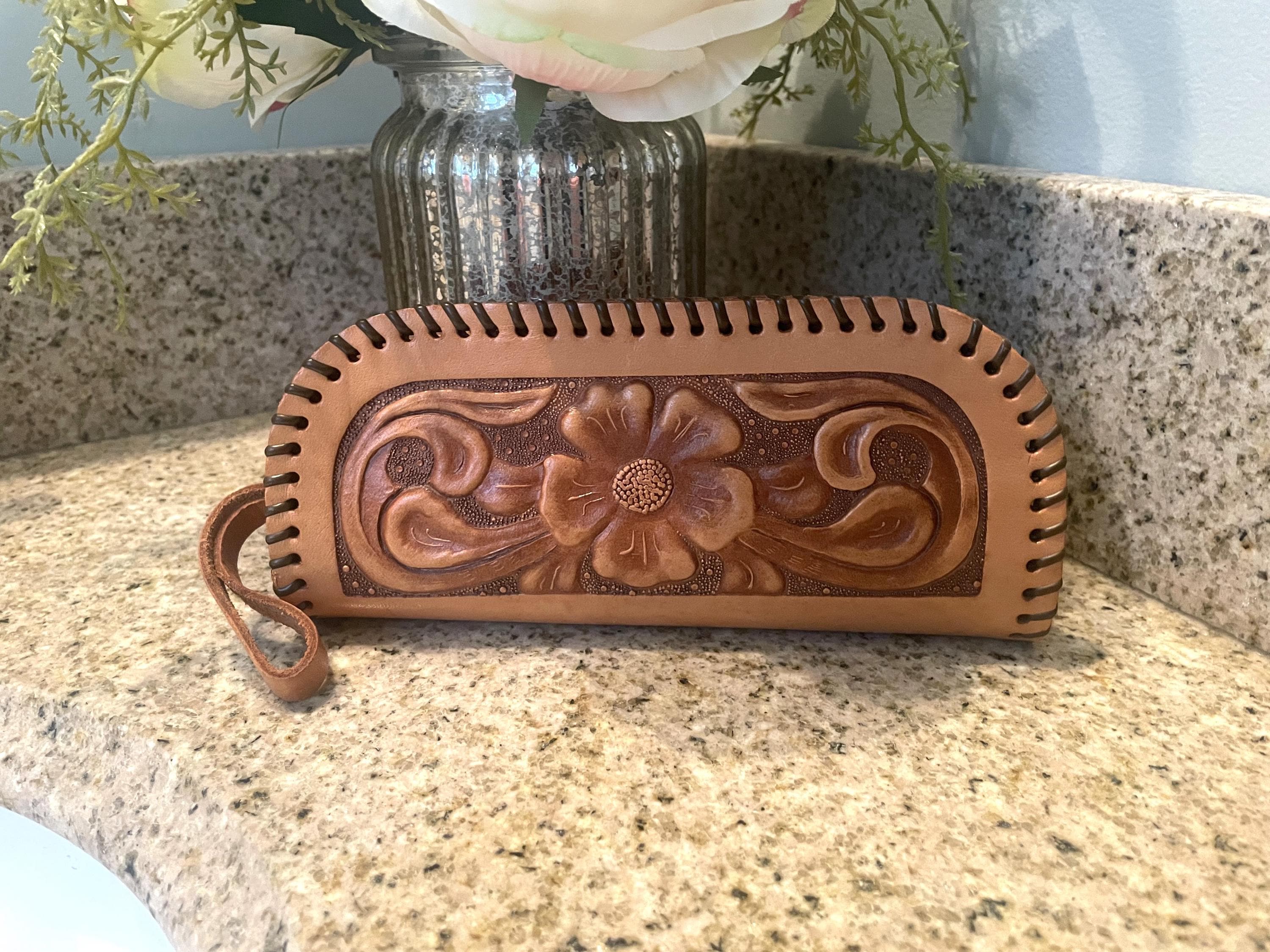 Vintage Beautifully Tooled Leather Clutch Purse Zippered Wristlet Handbag NEW OLD STOCK