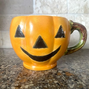 Tazza vintage anni '70 con zucca di Halloween: decorazione in ceramica