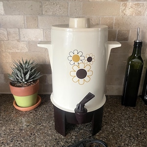 Vintage 1970s Daisy Flower Percolator: Retro Electric Coffee Pot