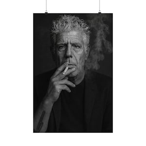 Retrato de Anthony Bourdain: Fotografía en blanco y negro, arte mural enmarcado