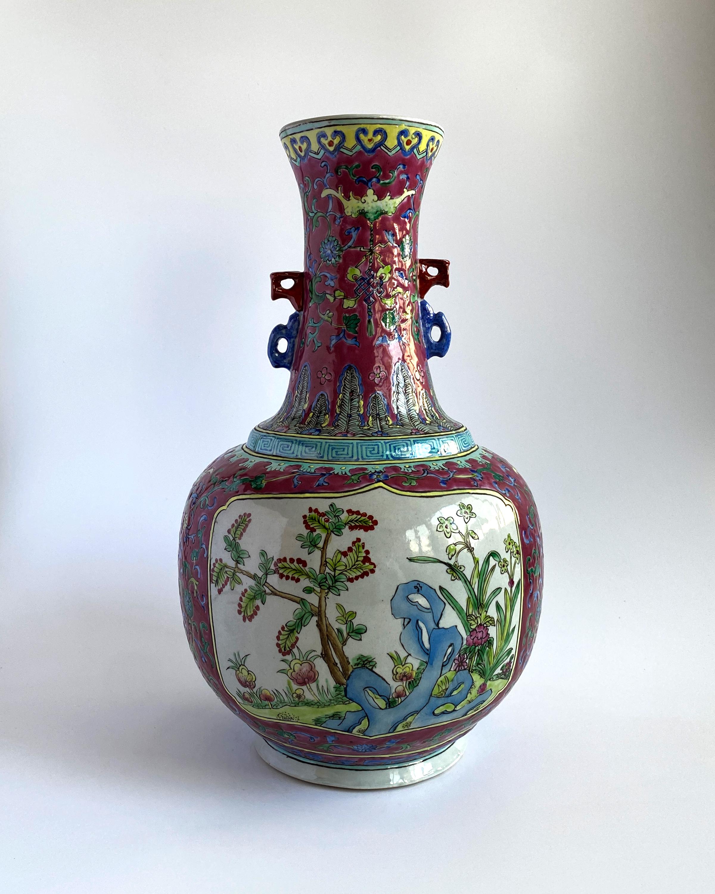 ヴィンテージ 中国製 ファミーユローズ ルビー グランド花瓶 | 手描き