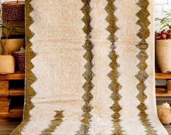 300 cm x 240 cm Ręcznie robiony marokański dywan berberyjski – kremowy, kość słoniowa z zieloną oliwkową obwódką