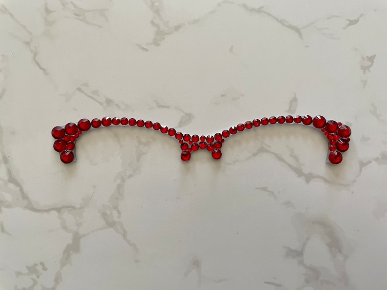 Red rhinestone on Ella topper